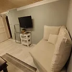 Koselig Liten Med Hyggelig Uteplass Apartment