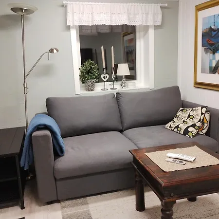 Koselig Liten Med Hyggelig Uteplass * Kragerø