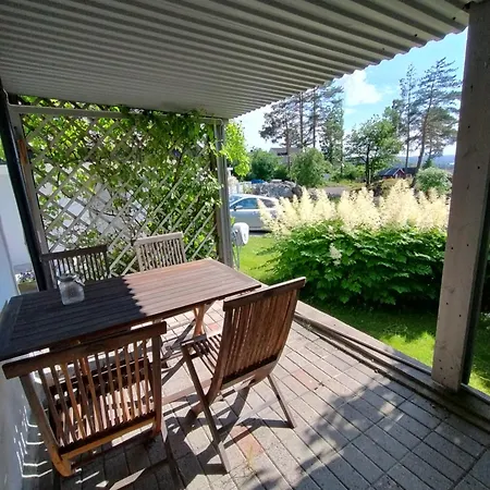 Apartamento Koselig Liten Med Hyggelig Uteplass *