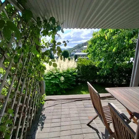 Koselig Liten Med Hyggelig Uteplass Kragero