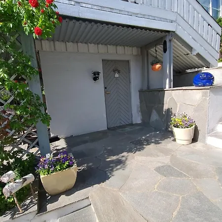 Apartment Koselig Liten Med Hyggelig Uteplass Kragero