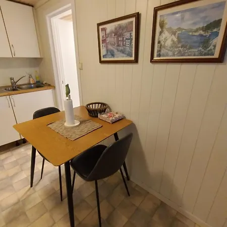 Koselig Liten Med Hyggelig Uteplass Kragerø