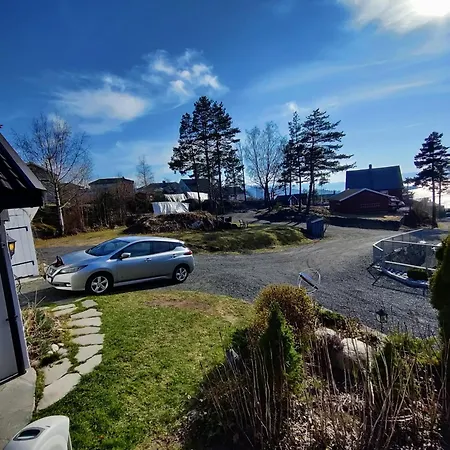 Koselig Liten Med Hyggelig Uteplass * Kragerø
