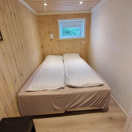 Koselig Liten Med Hyggelig Uteplass Apartment