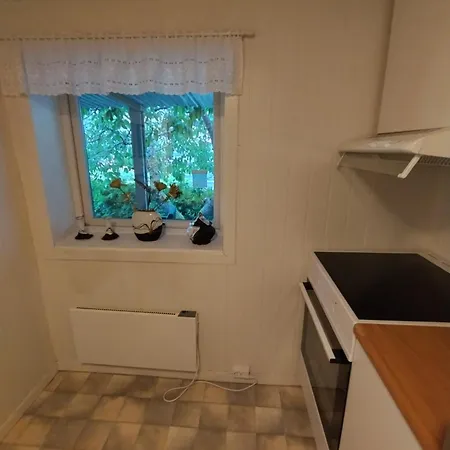 Koselig Liten Med Hyggelig Uteplass Kragero