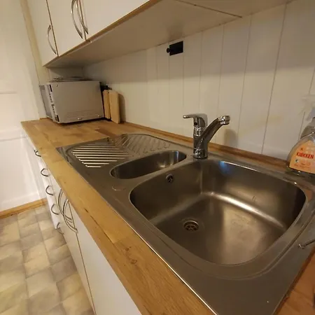 Koselig Liten Med Hyggelig Uteplass * Kragero