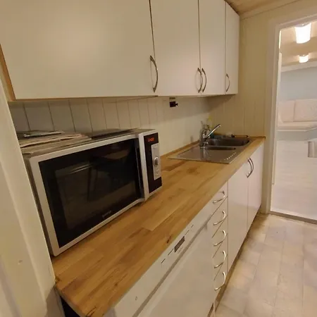 Apartment Koselig Liten Med Hyggelig Uteplass