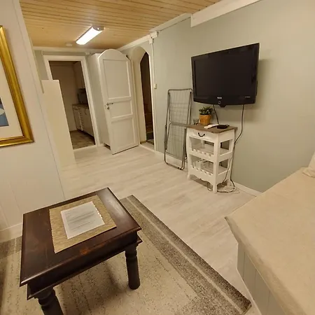 Koselig Liten Med Hyggelig Uteplass Apartment *