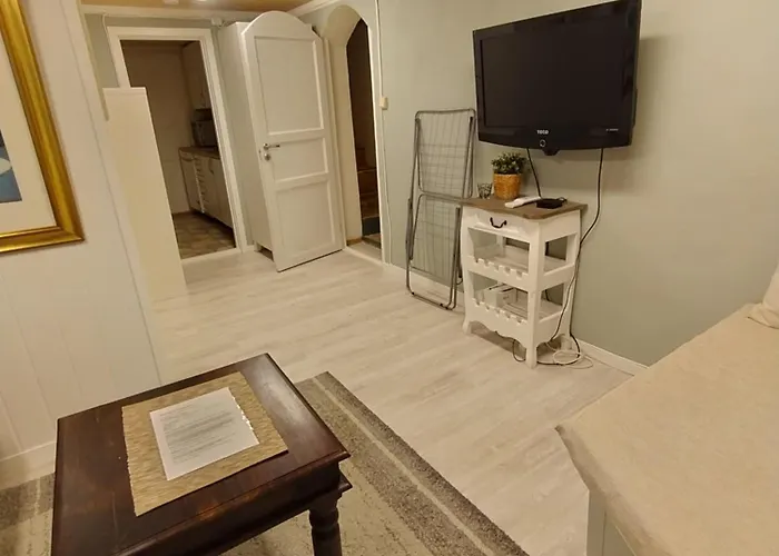 Koselig Liten Med Hyggelig Uteplass Apartamento *